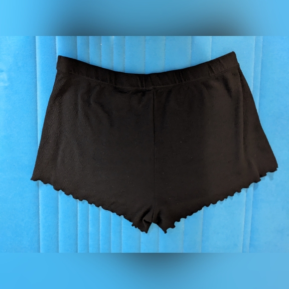 H&M Divided Black Shorts - Picture 3 of 8